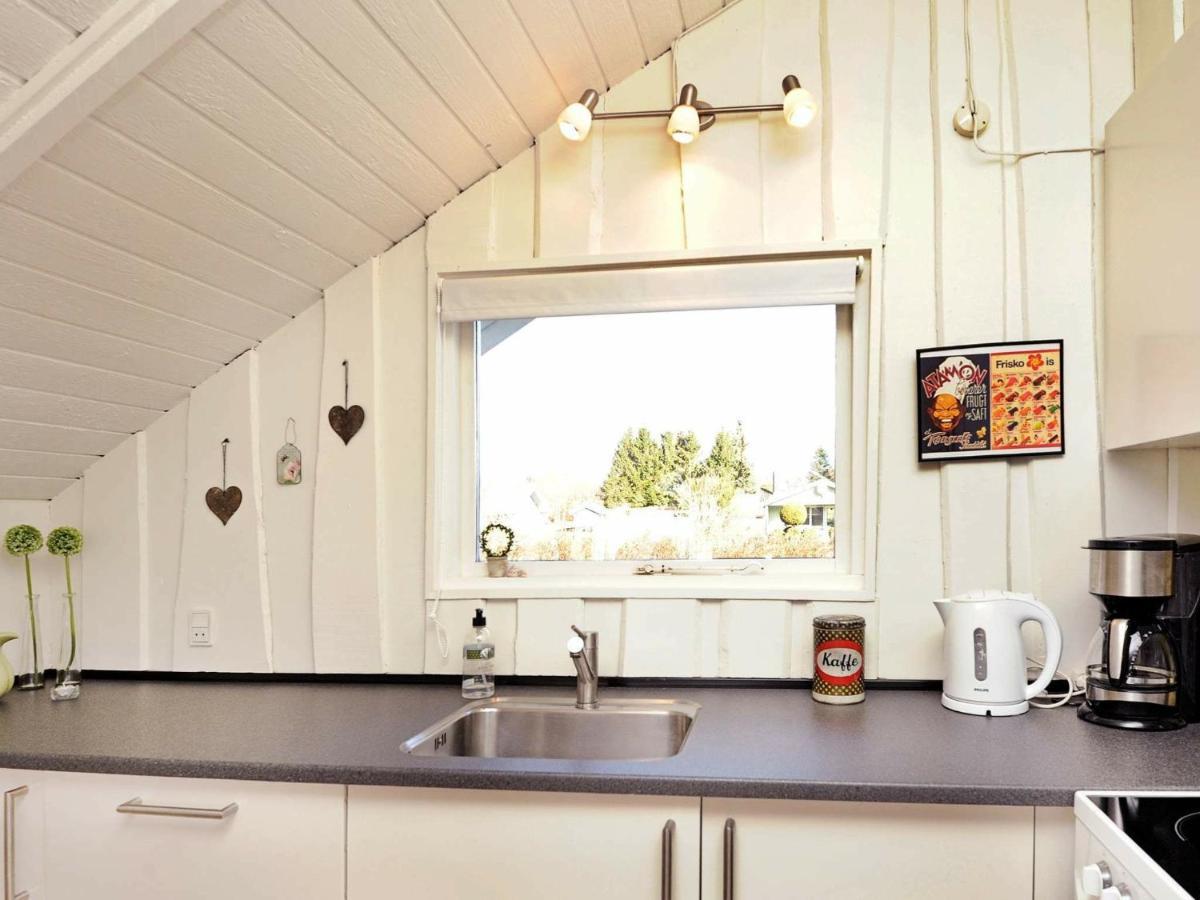 8 Person Holiday Home In Hejls Room photo